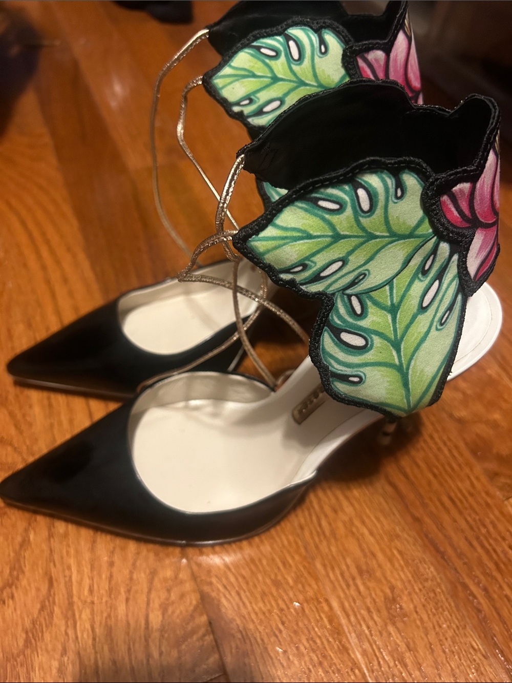 Sophia Webster Pointed-Toe Heels w/ Floral Leaf Accent stilettos size 39.5 or 9